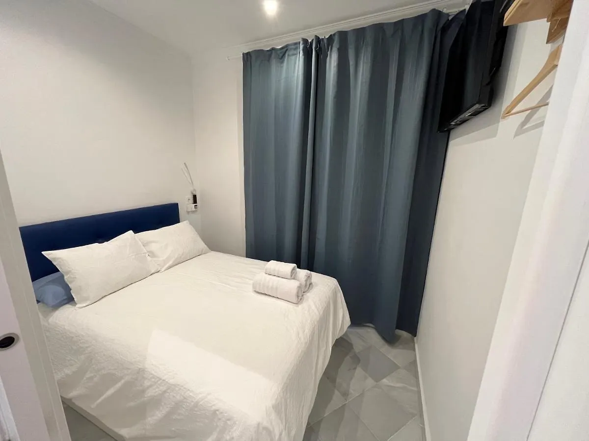 Monkeys Apartments Santa Clara Deluxe Seville Spain